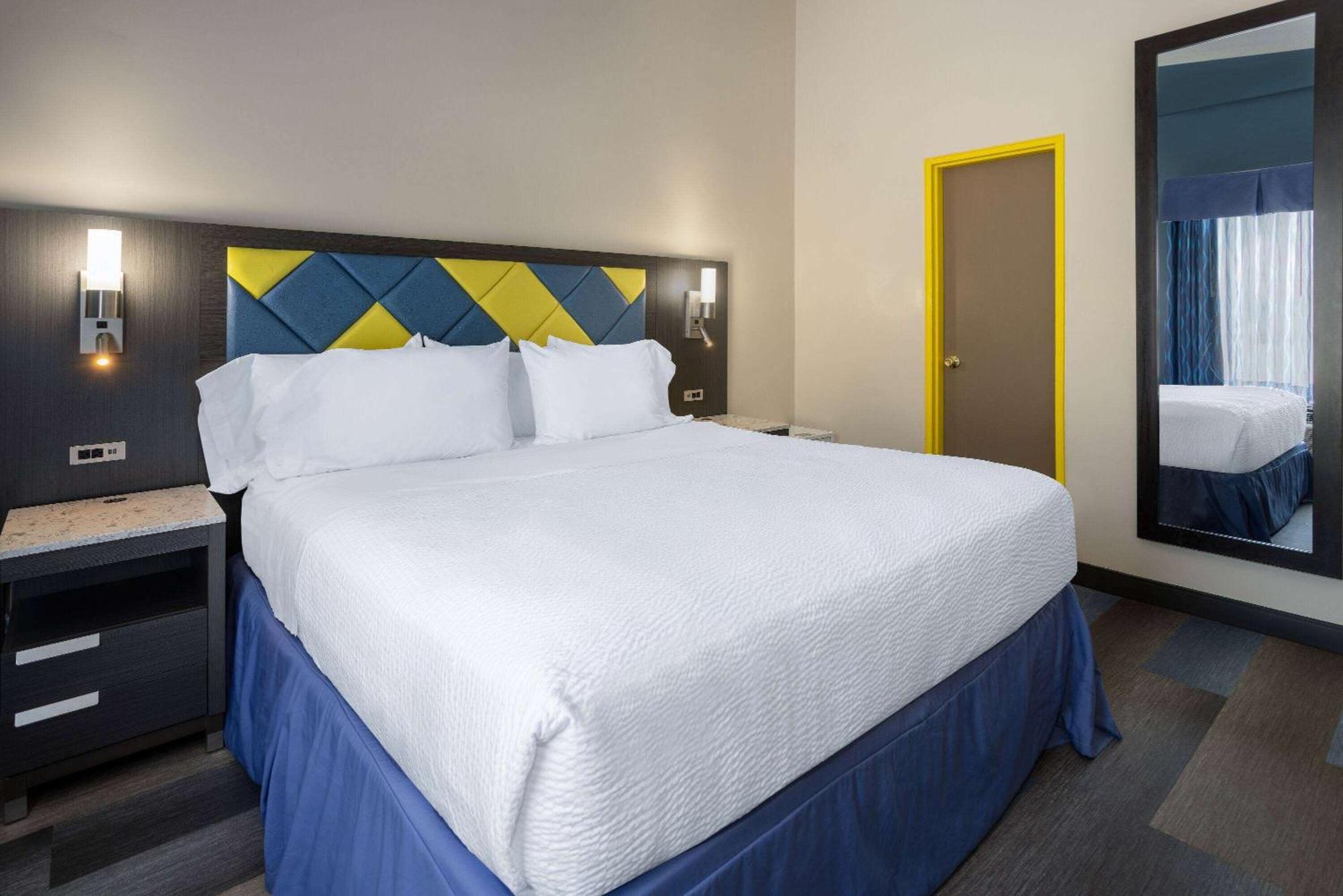 Days Hotel By Wyndham North Bergen Exterior photo