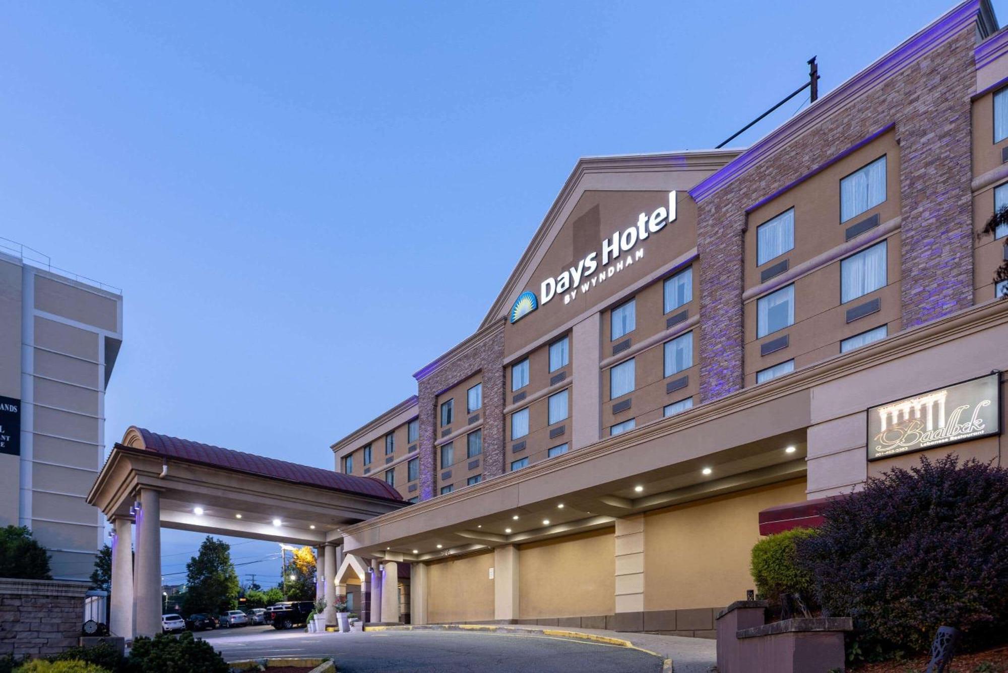 Days Hotel By Wyndham North Bergen Exterior photo