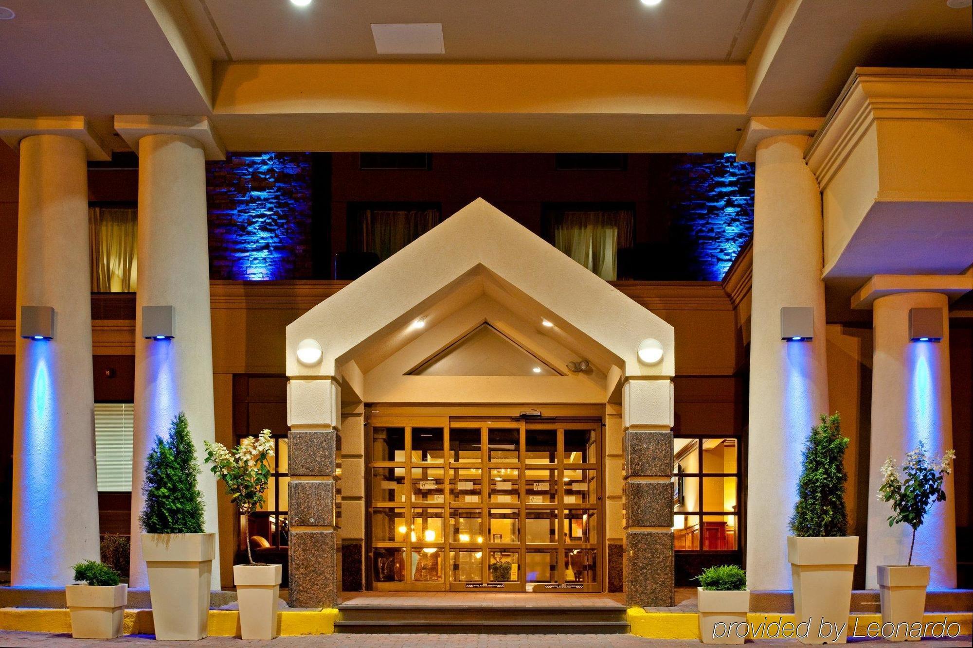 Days Hotel By Wyndham North Bergen Exterior photo